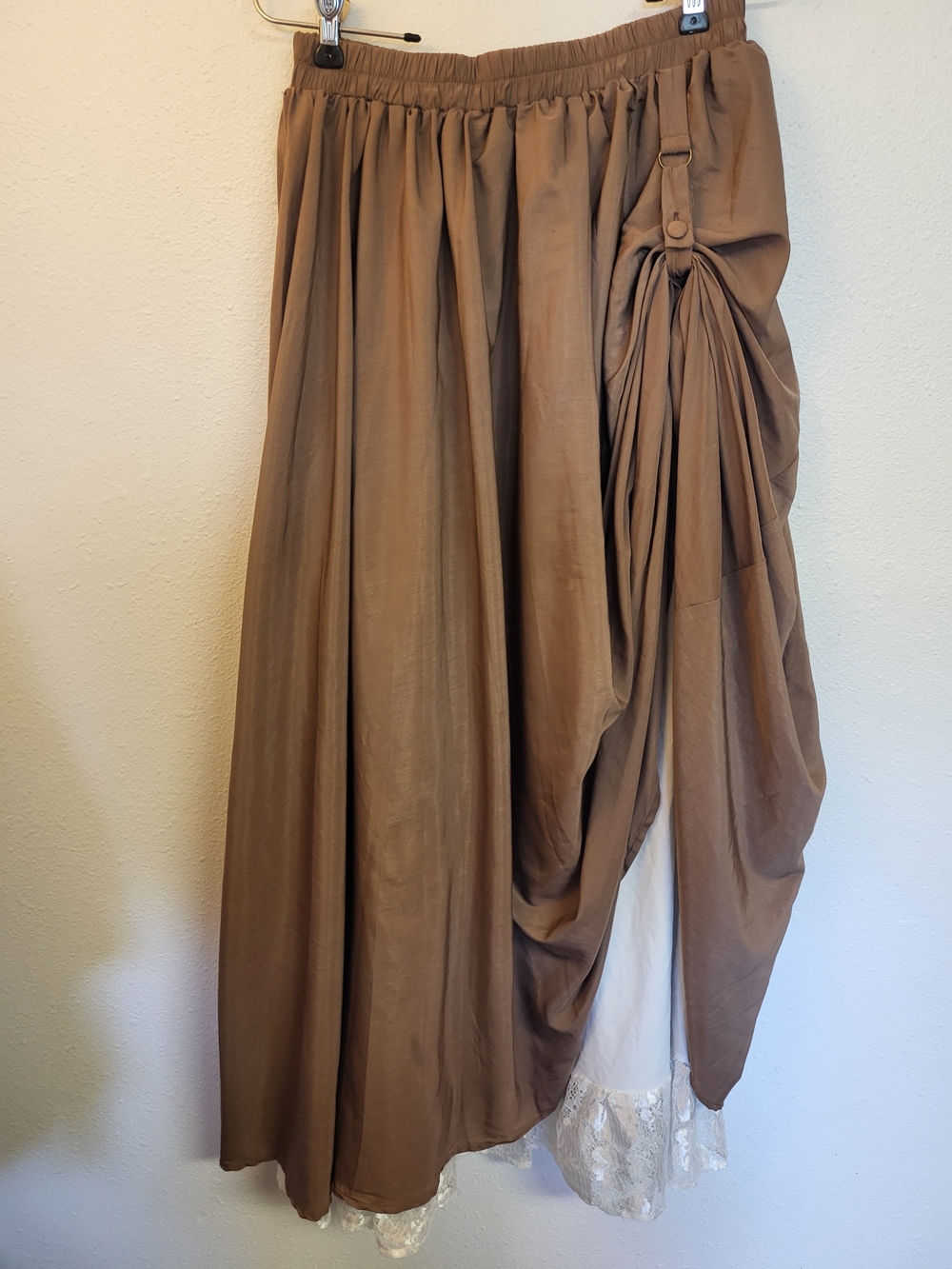 Scarlet Darkness Women's Maxi Skirt In Tan And White, Size M